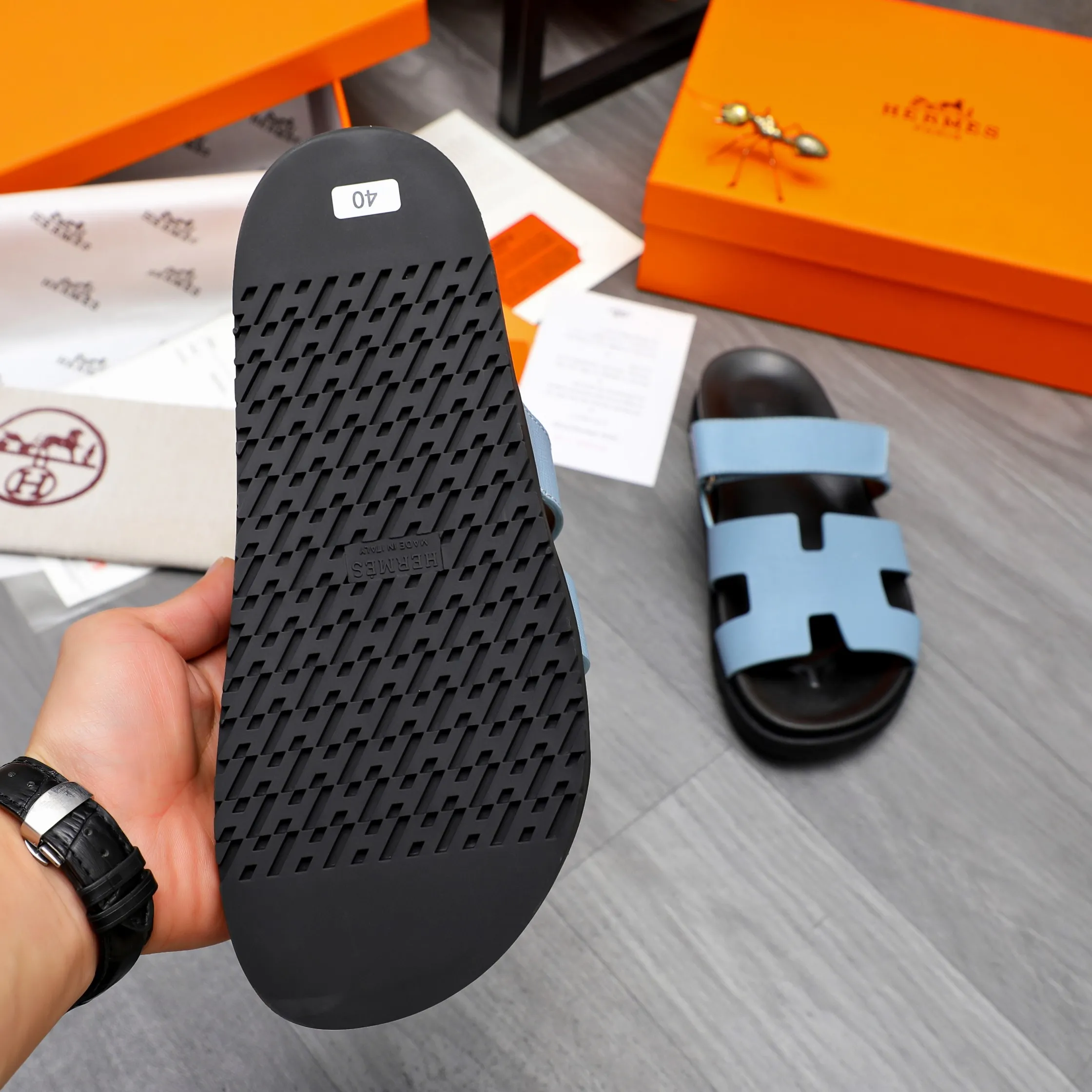 Men's shoes 💰340 Product trademark: Hermes "Hermes" Couple's slippers Regular size: 36-46 Product material: Selected vertical grain cowhide upper, microfiber lining, original outsole